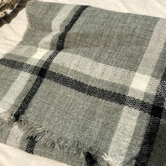 Gray, black and white plaid scarf - Picture 1 of 3